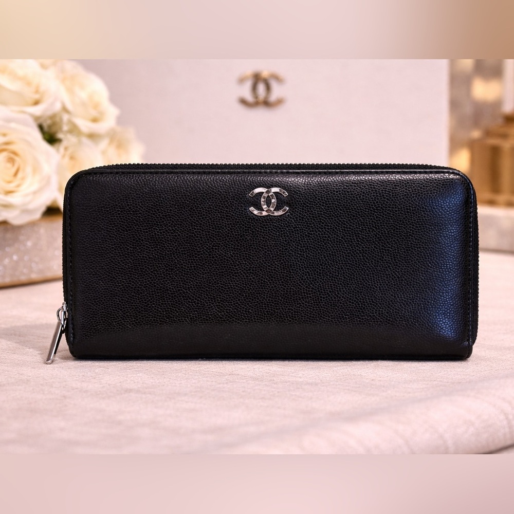 Chanel 2009-2010 Interlocking CC Continental Wallet